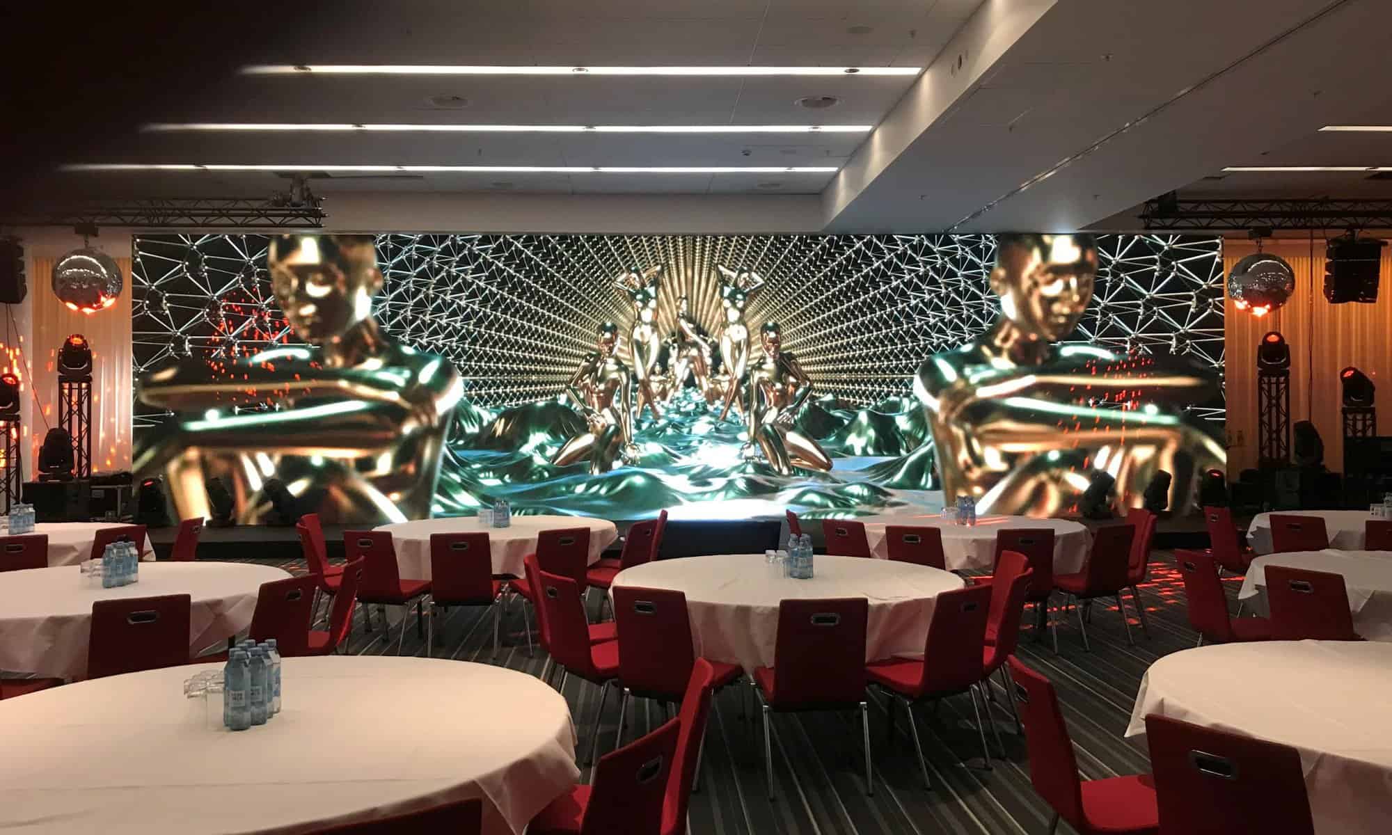 LED-væg i brug ved møde