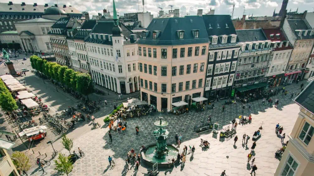 Fladskærm på stander